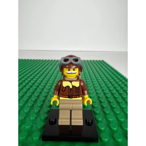 Lego Minifigure Series 3 retired pilot moustache parachute goggles 100% Complete