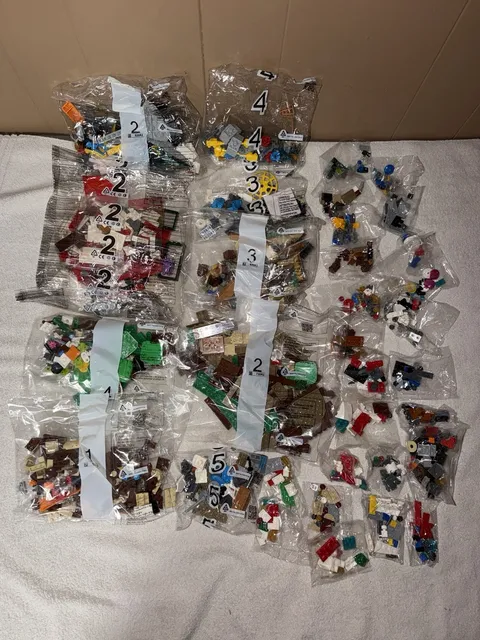 Lot of 32 Factory Sealed Lego Bags from Assorted Unknown Sets Released 2017-2018