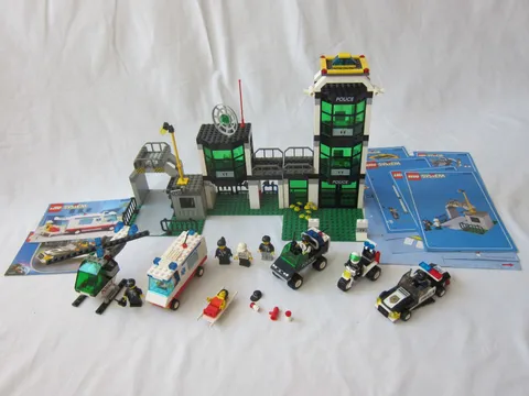LEGO 6332 6666 7030 Command Post Central Police Ambulance manuals complete