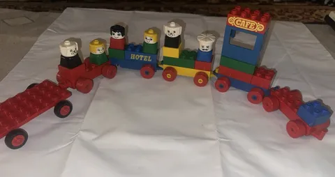 1988 Lego DUPLO TRAIN SET With Figures