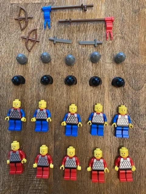 Lego Vintage Castle: 10 Minifigure with accessories (cas153,162), solid stud