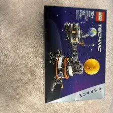 LEGO TECHNIC: 42179 Planet Earth and Moon in Orbit Sealed.