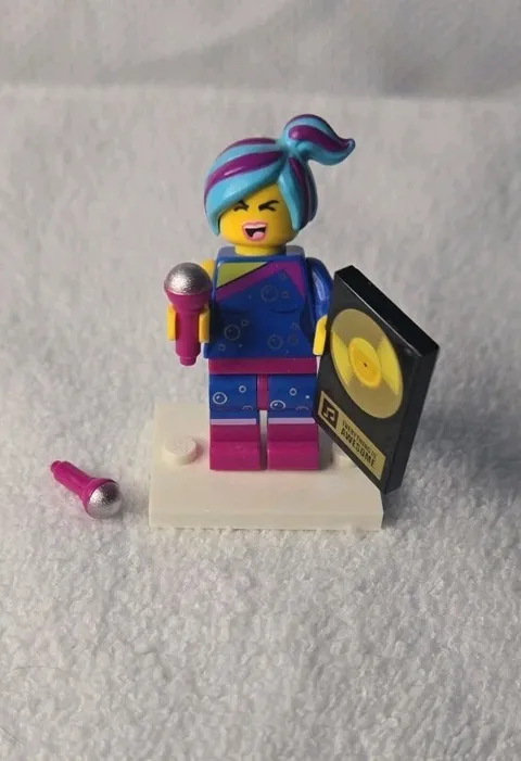 LEGO Collectible Minifigures Lego Movie 2 Series Flashback Lucy Complete 
