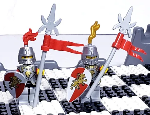 LEGO Castle Kingdoms Lion Knight Breastplate Armor Helmet Minifigures 853373 X2
