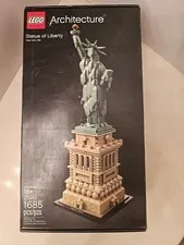 LEGO 21042 Architecture Statue of Liberty 1685 Pieces NEW Sealed Retiring July26