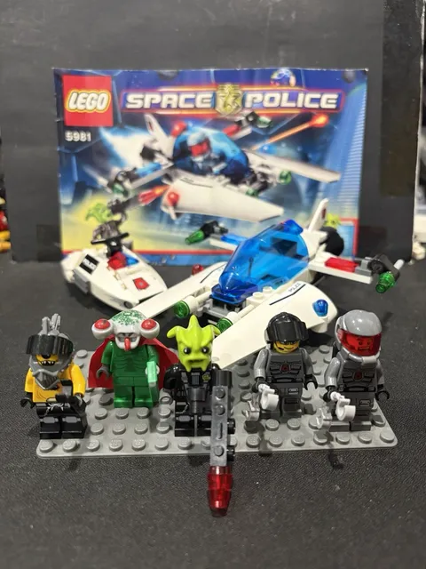 Lego 5981 5969 Raid VPR Squidman Escape Space Police III 100% Complete + bonus