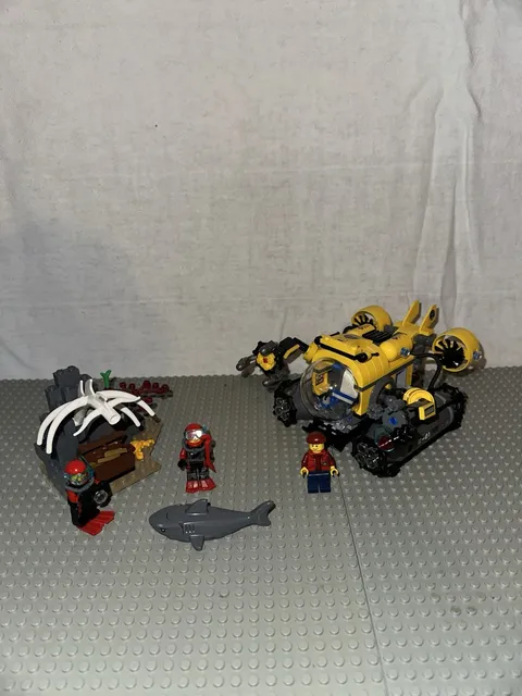 LEGO CITY: Deep Sea Submarine (60092) 100% Complete