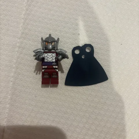 LEGO Shredder Minifigure Helmet Cape Teenage Mutant Ninja Turtles