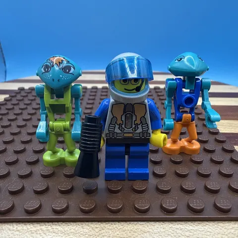Lego Minifigures lot - Space Life on Mars Director + 2x Martians 