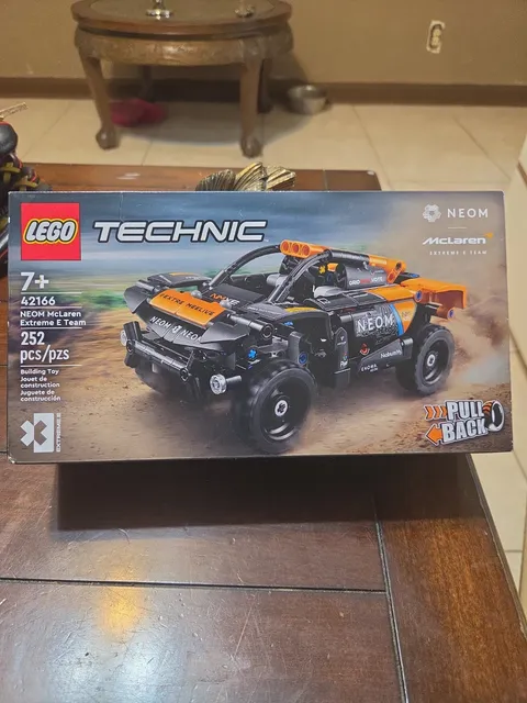 LEGO TECHNIC: Neom Mclaren Extreme E Race Car (42166)