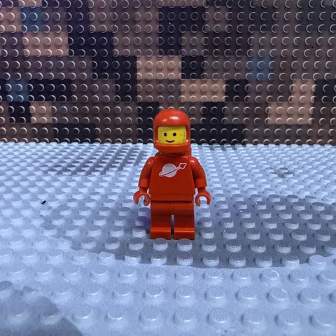 Vintage Lego Space Classic Red Spaceman Minifigure Astronaut 