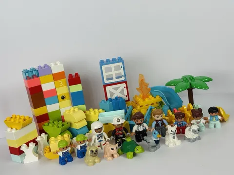 LEGO DUPLO Bulk Lot (90 Bricks + 9 Figures, 6 Animals & Different Objects)