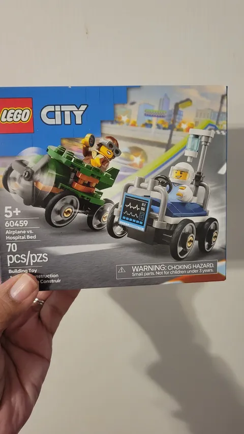 LEGO City 60459 Airplane vs. Hospital Bed Pack Set 70pcs Brick Separator Ages 5+