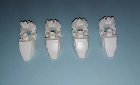 4 Bionicle Lego 87797 White Foot Feet Hero Factory with Axle, Retired 4 pieces