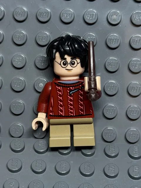 LEGO Minifigure Harry Potter Dark Red Torn Sweater hp278 Wizard’s Chessboard