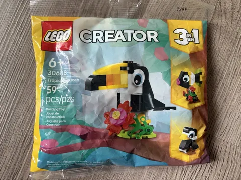 LEGO CREATOR: Tropical Toucan (30688)