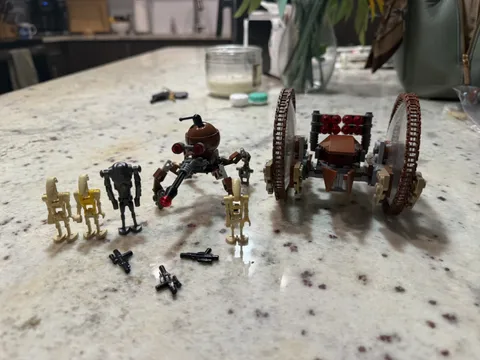 LEGO Star Wars: Hailfire Droid & Spider Droid (7670), Complete