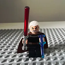 LEGO Star Wars Count Dooku Minifigure w/ Lightsaber & Lightning Accessory