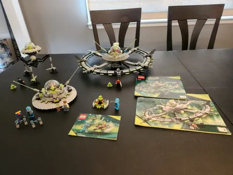 Alien Conquest Lot, Sets 7065, 7049, 7052, and 7051