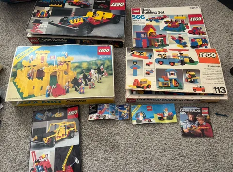 lot of vintage lego sets 6075 Castle, 956 Expert Builder, Universal 113, 566