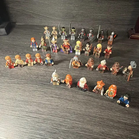 LEGO The Hobbit Massive 32 Minifigure Lot w/ Accessories - List in Description