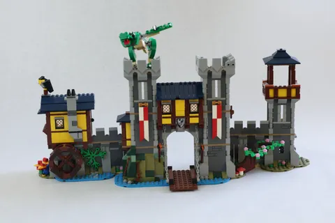 LEGO 31120 Creator 3-in-1 Medieval Castle Dragon w/ Manuals Incomplete No Minifi