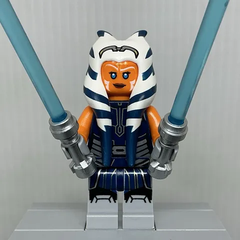 LEGO Star Wars sw1096 Adult Ahsoka Tano Minifigure & Lightsabers 75283 75310