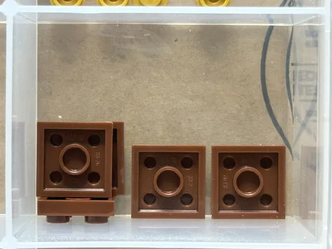 LEGO Parts - Reddish Brown Plate 2 x 2 - No 3022 - QTY 5