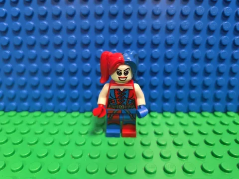Lego Harley Quinn Minifigure 76053 sh0260 DC Super Heroes Batman CMF Lot Retired