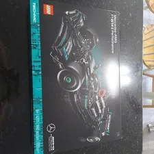 LEGO Mercedes AMG F1 W14 E-Performance Race Car Brand New