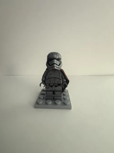Retired LEGO Star Wars Captain Phasma SW0904 First Order AT-ST 75201