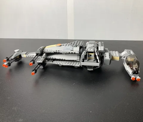 LEGO Star Wars - B-Wing Fighter (6208) 2006 INCOMPLETE, No Minifigures.