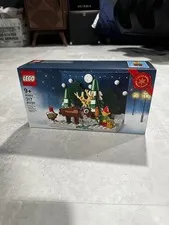 LEGO Seasonal: Santa's Front Yard (40484)
