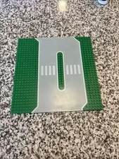 Lego Base plate Road 32 x 32 Service Station with Light Gray Surface (2364px1)