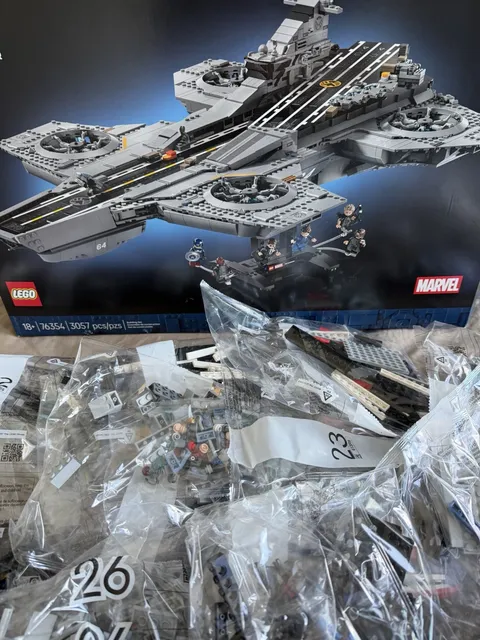 LEGO Marvel: The Avengers Helicarrier (76354)