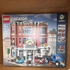 LEGO Creator 10264 Corner Garage Brand New Sealed. see pics