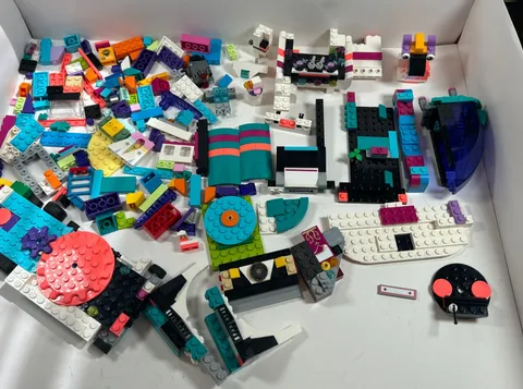 LEGO the LEGO Movie 2: Pop-Up Party Bus (70828) - Maybe More? Incomplete