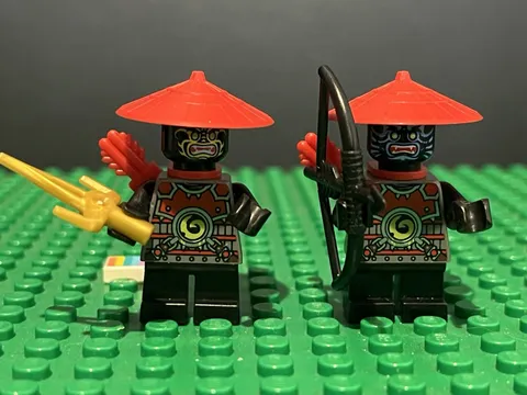 LEGO Stone Army Scout Minifigure Lot of 2 Yellow/ Blue Face njo0072 njo0082