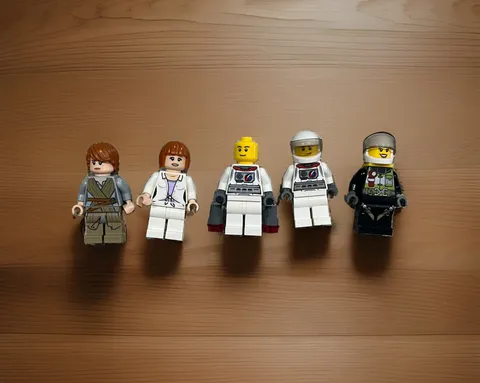 Lot of 5 LEGO Mini-figures primarily space and adventure themes: