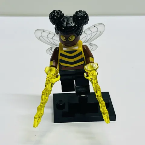 Bumblebee DC Super Heroes LEGO Minifigures Blind Bag Series 71026