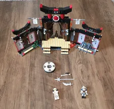 LEGO NINJAGO 2504 Spinjitzu Dojo 2011 Missing Sensai Wu