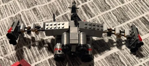 LEGO Gray Spaceship 4 Engines Long Wings Marvel / Star Wars Parts Lot
