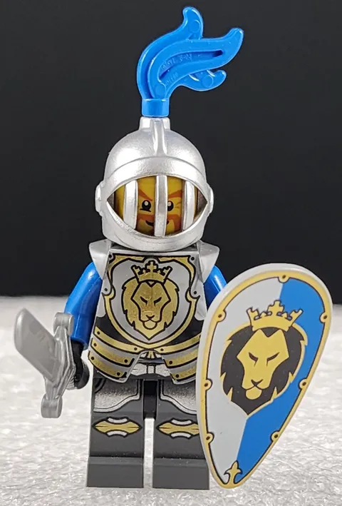 LEGO Minifigure King's Knight Armor with Lion Head with Crown cas523 Castle