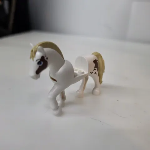 White Horse Only From LEGO Friends Autumn’s Horse Stable 41745 