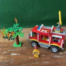 LEGO CITY 4X4 Fire Truck 4208 Firefighter Figure 2012