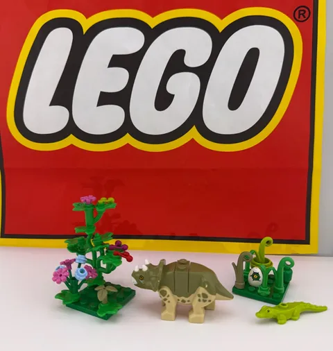 LEGO Baby Triceratops Dinosaur Minifigure Jurassic World 75939 Dino Figure lot