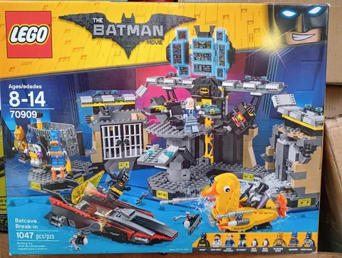 LEGO The LEGO Batman Movie 70909: Batcave Break-in