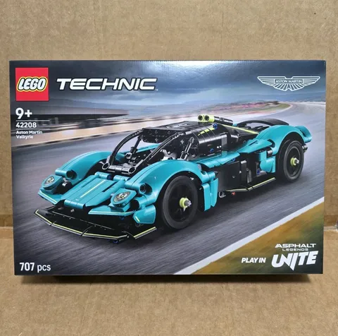 LEGO 42208 TECHNIC Aston Martin Valkyrie