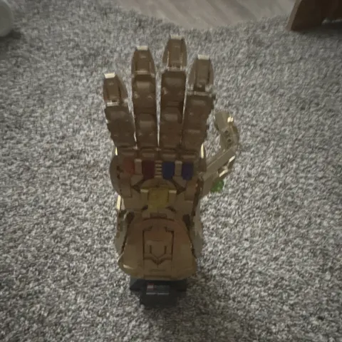 LEGO Marvel Infinity Saga Infinity Gauntlet 76191 590pc Display Stand