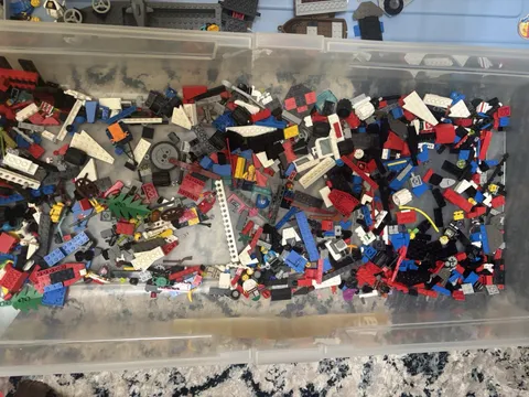 Legos - Lots, Several Kits, 1,000+ Pieces